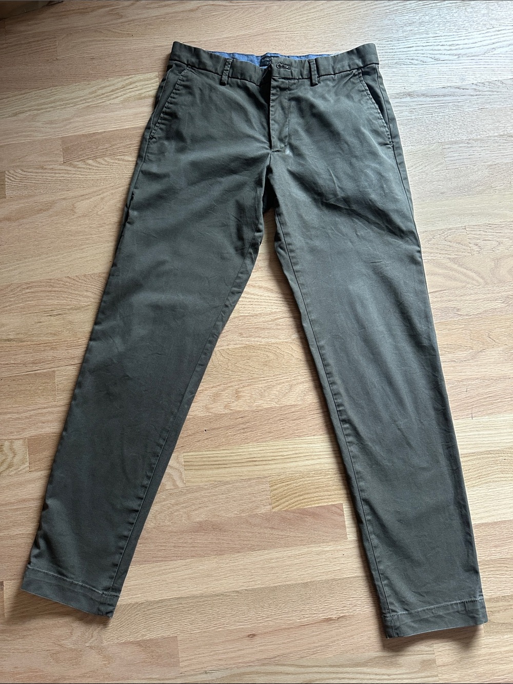 Banana Republic Men's Olive Green Casual Chino Pants
